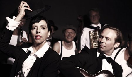 Musik und Spiel und Aussparung: Helen Schneider und Konstantin M...