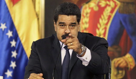 Venezuelas Präsident Nicolás Maduro warnt vor einer ausländische... Venezuelas Präsident Nicolás Maduro warnt vor einer ausländische...