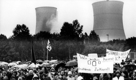 Die Protestierer hatten recht: Der »supersaubere« Reaktor Hamm e...