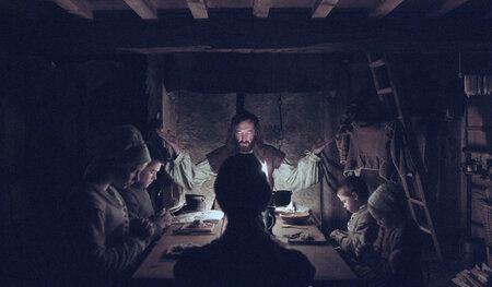 Irgendwann gehen alle Lichter aus (Familie am Rande des Waldes)