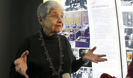 Hedy Epstein am 20. November 2010 bei der Eröffnung einer Ausste... Hedy Epstein am 20. November 2010 bei der Eröffnung einer Ausste...