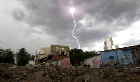Aber wenn einer stinkt ... – Vila Autódromo-Favela beim Barra da...