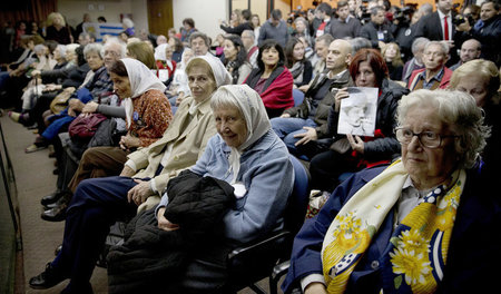 Prozessbeobachter folgen am Freitag in Buenos Aires der Urteilsv...