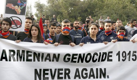 Protest anlässlich des 101. Jahrestages der Massenmorde im Liban... Protest anlässlich des 101. Jahrestages der Massenmorde im Liban...