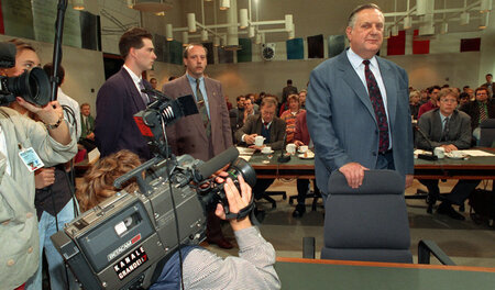 Generalabrechnung mit der DDR: Alexander Schalck-Golodkowski (re... Generalabrechnung mit der DDR: Alexander Schalck-Golodkowski (re...