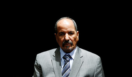 Polisario-Führer Mohammed Abdelaziz, hier bei einem Interview im... Polisario-Führer Mohammed Abdelaziz, hier bei einem Interview im...