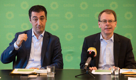 Grünen-Chef Cem Özdemir und Rentenexperte Markus Kurth bei der V... Grünen-Chef Cem Özdemir und Rentenexperte Markus Kurth bei der V...