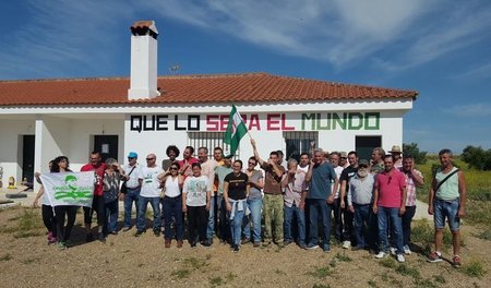 Am Sonntag besetzten die Aktivisten das Landgut Somonte erneut Am Sonntag besetzten die Aktivisten das Landgut Somonte erneut