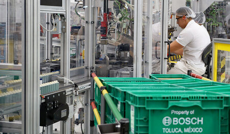 Produktion bei Bosch Mexiko. »Standortvorteil« billige Arbeitskr... Produktion bei Bosch Mexiko. »Standortvorteil« billige Arbeitskr...