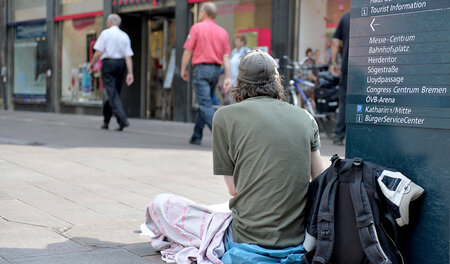 Obdachlosigkeit gehört in Bremen zum Alltag. Banken sind daran n... Obdachlosigkeit gehört in Bremen zum Alltag. Banken sind daran n...