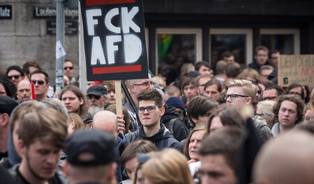 Ausgerechnet die AfD sollte auf dem Fest des »Miteinanders« auft... Ausgerechnet die AfD sollte auf dem Fest des »Miteinanders« auft...