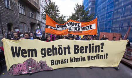Seit Jahren protestiert das Bündnis »Berlin für alle« mit Aktion... Seit Jahren protestiert das Bündnis »Berlin für alle« mit Aktion...