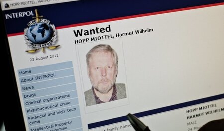 Interpol fahndete jahrelang nach Hartmut Hopp. Der lebte unbehel... Interpol fahndete jahrelang nach Hartmut Hopp. Der lebte unbehel...