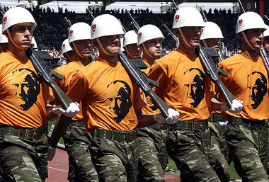 »Jeder Türke wird als Soldat geboren.« – Militärparade in Ankara »Jeder Türke wird als Soldat geboren.« – Militärparade in Ankara