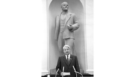 Lenins Erbe wird abgewickelt: Boris Jelzin am 29. Mai 1990 im Pa...