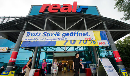 Düsseldorf im Juli 2013: Arbeitskämpfe bei Real zählen zu den hä...