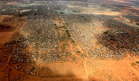 Eine Stadt im Sand: Das weltweit größte Flüchtlingslager Dadaab ...