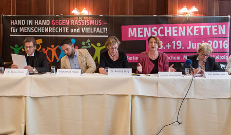 »Hand in Hand gegen Rassismus« will am 18. und 19. Juni 2016 in ...