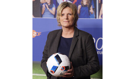 »Sie hat das Spiel kompetent kommentiert«, so ZDF-Sportchef Diet...
