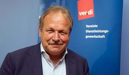 ver.di-Chef Frank Bsirske am Montag in Berlin bei der Vorstellun...
