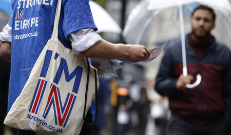 Auch die britischen Studenten sind »in«: In den Semesterferien. ...