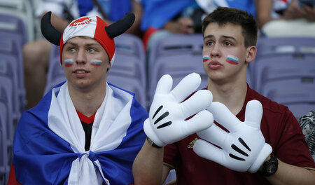 Russland ist raus: zwei Freunde und drei Gegentore aus Wales