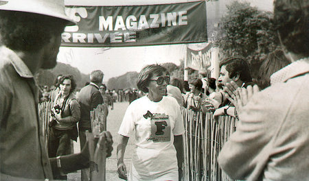 Benoîte Groult beim Crosslauf des von ihr mitbegründeten F-Magaz...
