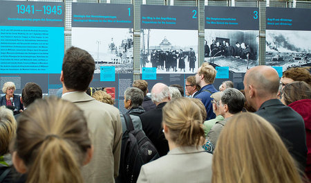 »Den wirklichen Geschehnissen näher als in früheren Jahren« – Er...