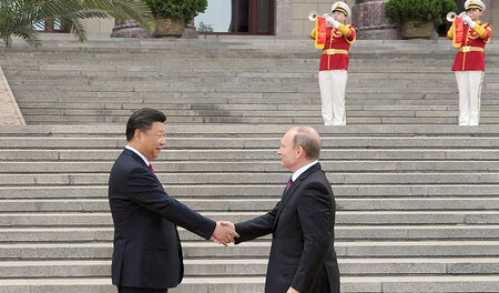Engere Zusammenarbeit: Russland und die VR China haben eine Reih...