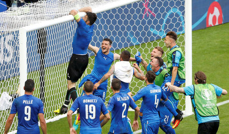 Ein gutes Zeichen: Buffon hängt fest