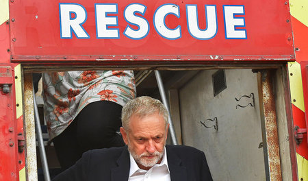Unter Druck: Labour-Chef Jeremy Corbyn hofft auf Rettung durch G...