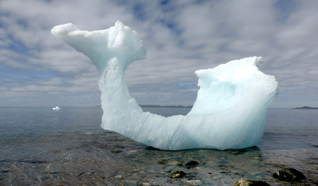 Das Eis schmilzt: Aufnahme am Strand nahe Nuuk in Grönland vom 5...
