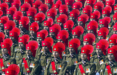 Militärparade in Neu-Delhi im Januar 2007.  Längst erhebt Indien...