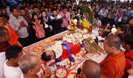 Phnom Penh: Tausende nahmen Abschied vom ermordeten Regimekritik...