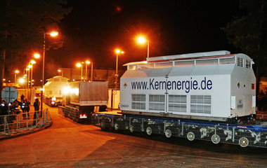Zweifel an der Sicherheit: Atommülltransporter im November 2005 ...