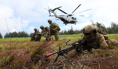 Hawaii: Marinesoldaten üben im Rahmen des Manövers RIMPAC den Kr... Hawaii: Marinesoldaten üben im Rahmen des Manövers RIMPAC den Kr...