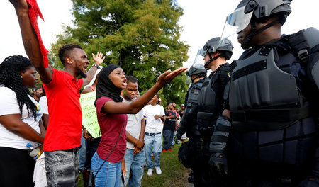 Gerechtigkeit und Aufklärung gefordert: Nach dem Mord an Alton S...