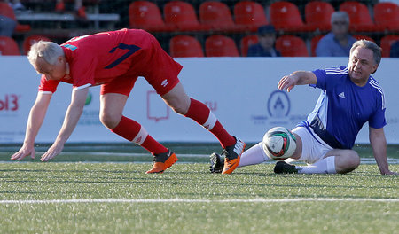 Der Fußball bringt einen zu Fall: Russlands Sportminister Muto (...