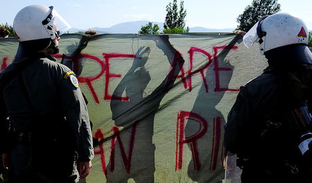 Protest gegen die »Festung Europa«: Demonstration am Rande der R...