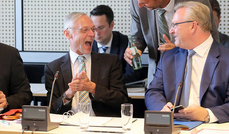 »Keine Räumung, weil kein Titel«: Staatssekretär Bernd Krömer un... »Keine Räumung, weil kein Titel«: Staatssekretär Bernd Krömer un...