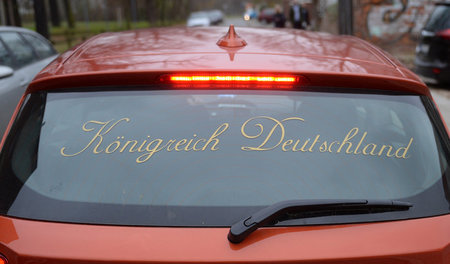 Nicht immer ist die politische Ernsthaftigkeit der Protagonisten...