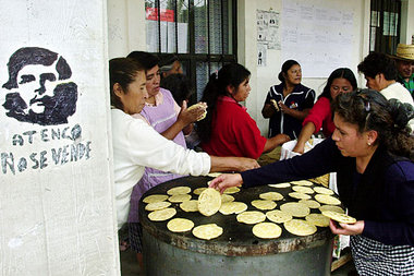 Kaum ohne Genmais: Tortilla-Bäckerei in San Salvator Atenco Kaum ohne Genmais: Tortilla-Bäckerei in San Salvator Atenco