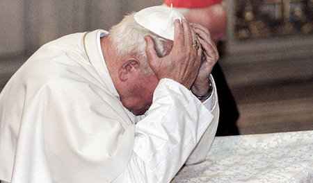Papst Johannes Paul II. sprach seinerzeit den kroatischen Kardin...