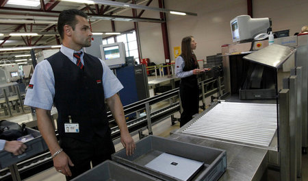 Die Sicherheitskräfte am Flughafen Tegel leisten zwar ähnliche A...