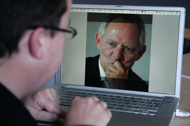 Vorsicht: Big Brother is watching you Vorsicht: Big Brother is watching you