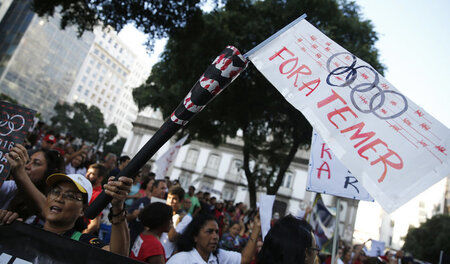 »Fora Temer« (Weg mit Temer) war auch das Motto in Rio de Janeir...