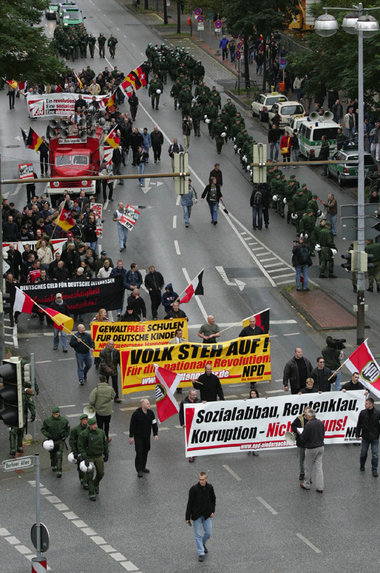 Neonazis marschieren in Hannover, Oktober 2004 Neonazis marschieren in Hannover, Oktober 2004