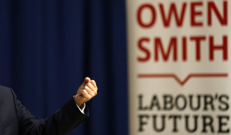 Keine Arbeiterfaust: Owen Smith wird zwar vom Parteiapparat von ... Keine Arbeiterfaust: Owen Smith wird zwar vom Parteiapparat von ...
