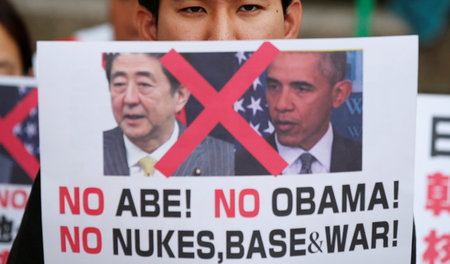 Proteste in Hiroshima anlässlich des bevorstehenden Besuchs von ...