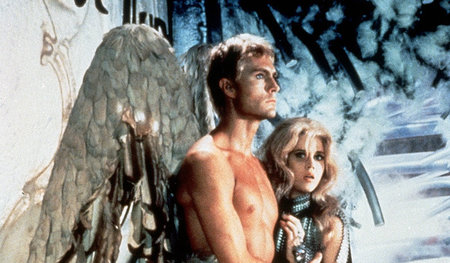 Barbarella und Pygar sind ein gutes Team: Abstürze, Explosionen,...